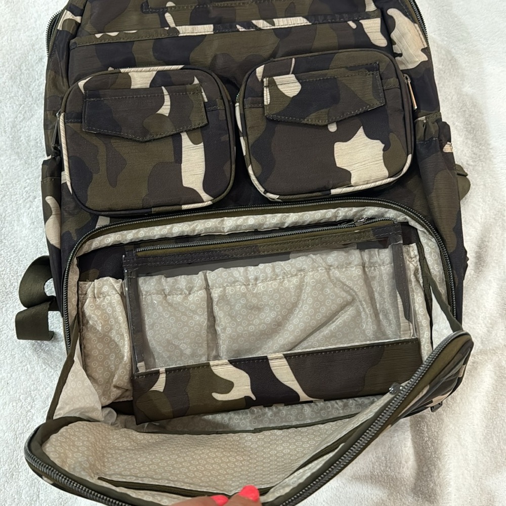 RARE COLOR NWOT Lug Puddle jumper backpack in Camo Green - Picture 4 of 5